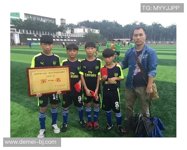 足球场上的生与死:探讨比赛中意外事故对运动员的影响与反思 足球场上的生与死:探讨比赛中意外事故对运动员的影响与反思